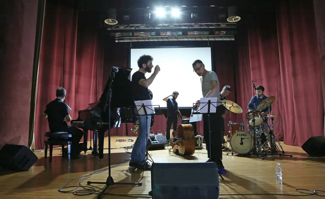 Jazz Trumpet Union sul palco durante le prove